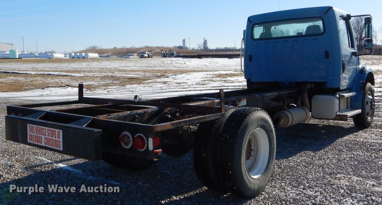 image for item DH6971 2004 Freightliner Business Class M2 truck cab and chassis