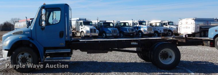image for item DH6971 2004 Freightliner Business Class M2 truck cab and chassis