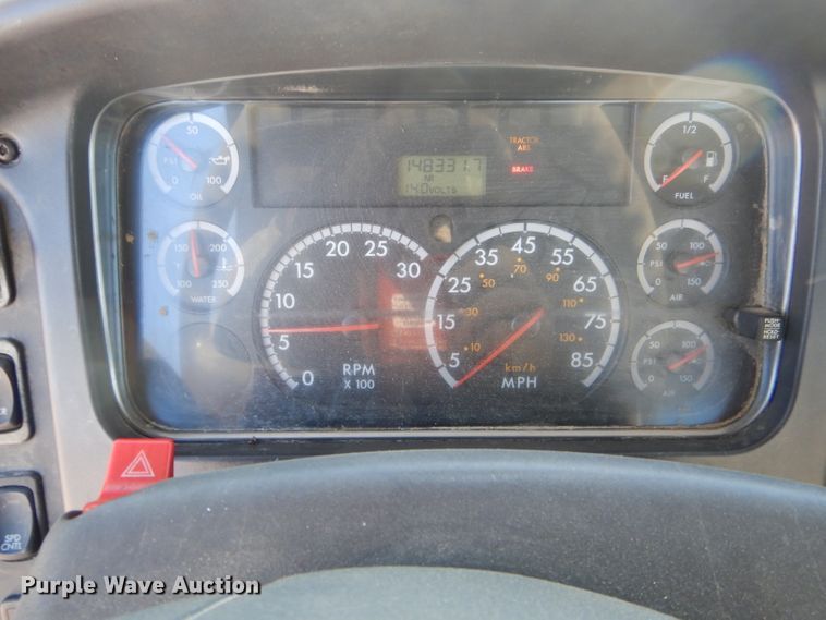 image for item DH6971 2004 Freightliner Business Class M2 truck cab and chassis