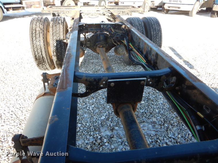 image for item DH6971 2004 Freightliner Business Class M2 truck cab and chassis