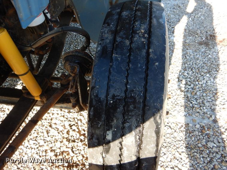 image for item DH6971 2004 Freightliner Business Class M2 truck cab and chassis