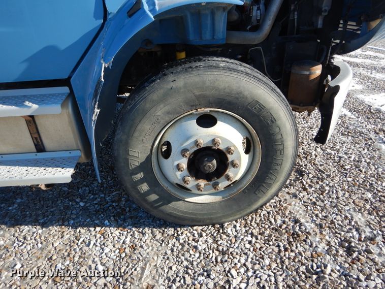 image for item DH6971 2004 Freightliner Business Class M2 truck cab and chassis