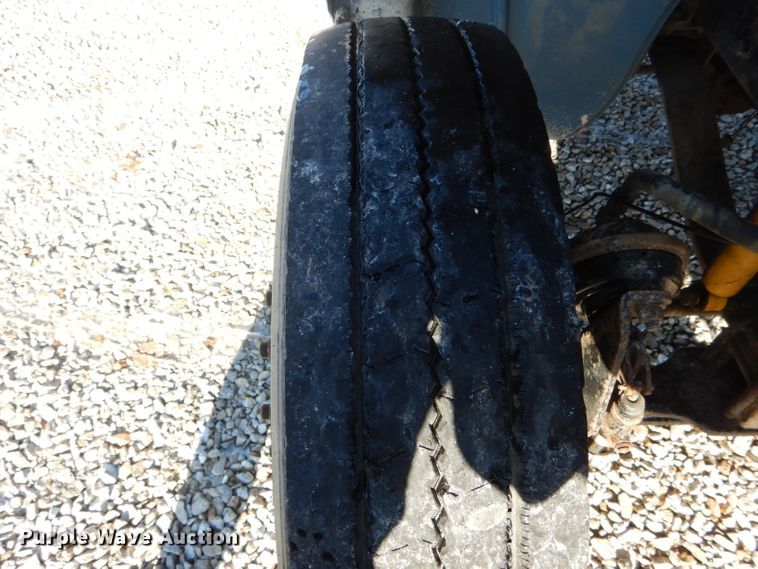 image for item DH6971 2004 Freightliner Business Class M2 truck cab and chassis