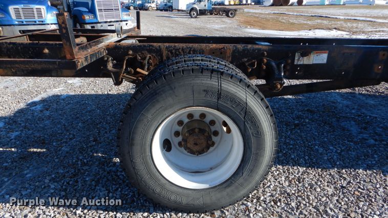 image for item DH6971 2004 Freightliner Business Class M2 truck cab and chassis