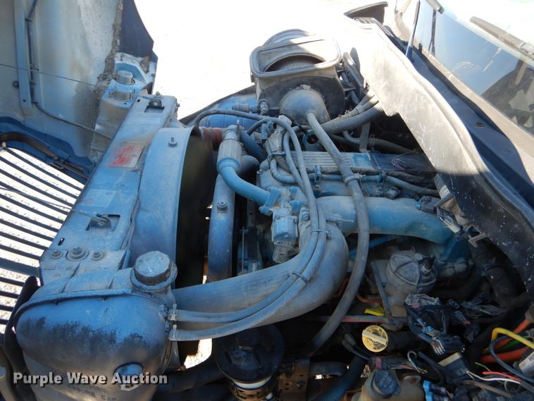 image for item DH6972 2006 International 4300 truck cab and chassis