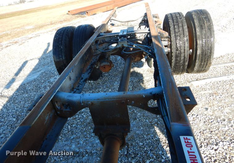 image for item DH6972 2006 International 4300 truck cab and chassis