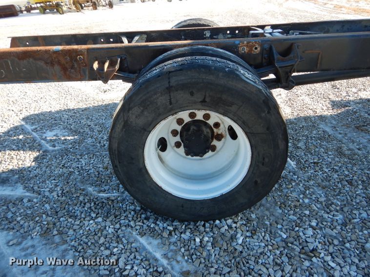 image for item DH6972 2006 International 4300 truck cab and chassis