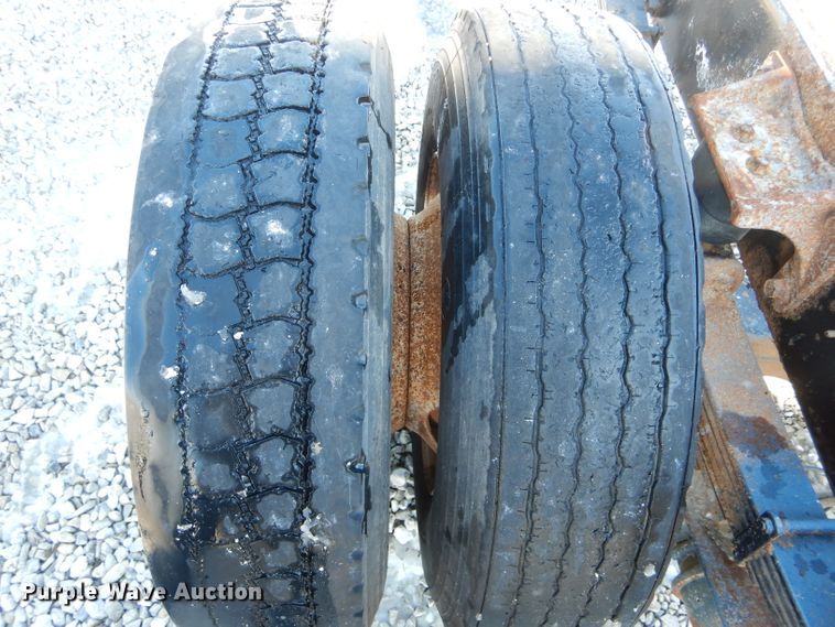 image for item DH6972 2006 International 4300 truck cab and chassis