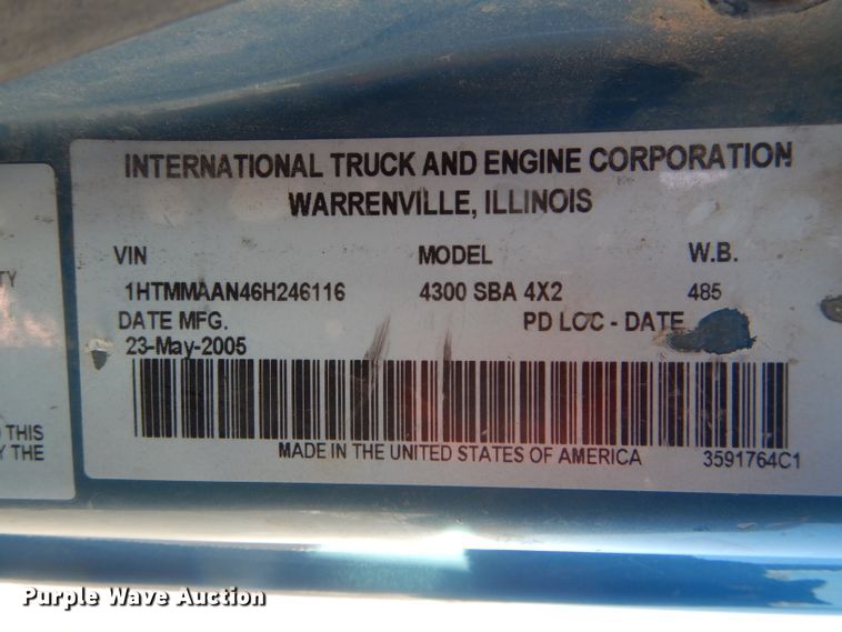 image for item DH6972 2006 International 4300 truck cab and chassis