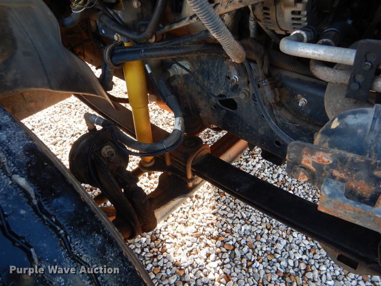 image for item DH6973 2008 GMC C7500 truck cab and chassis