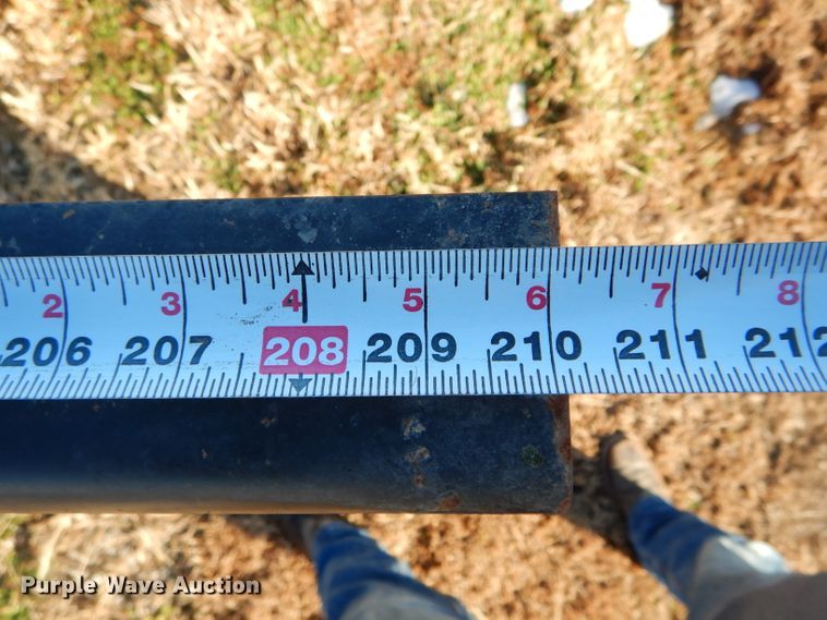 image for item DH6973 2008 GMC C7500 truck cab and chassis