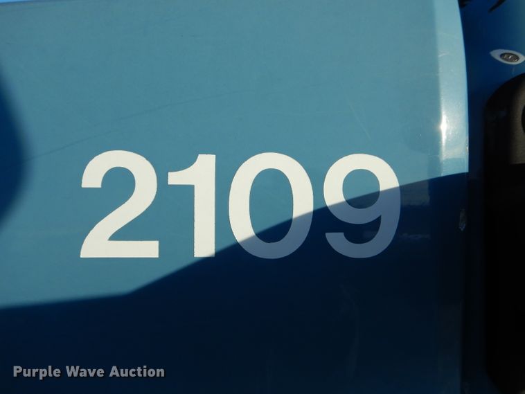 image for item DH6973 2008 GMC C7500 truck cab and chassis