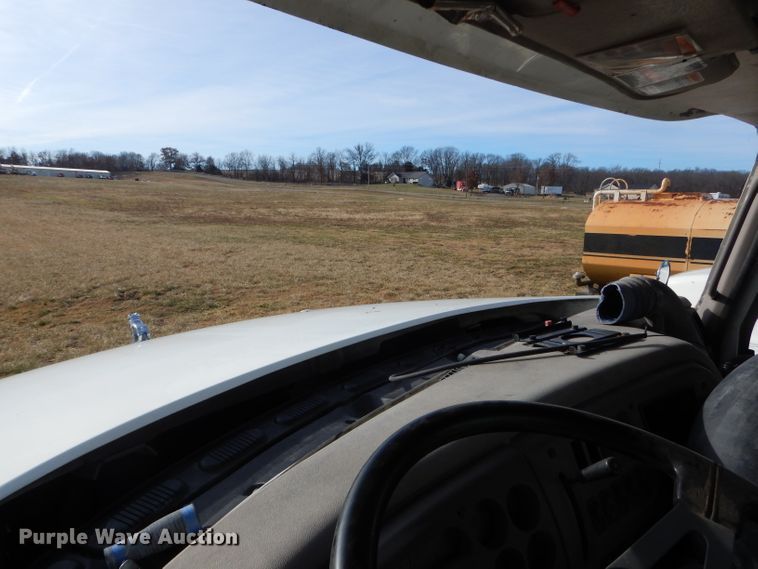 image for item DH6976 2007 Mack CHN semi truck