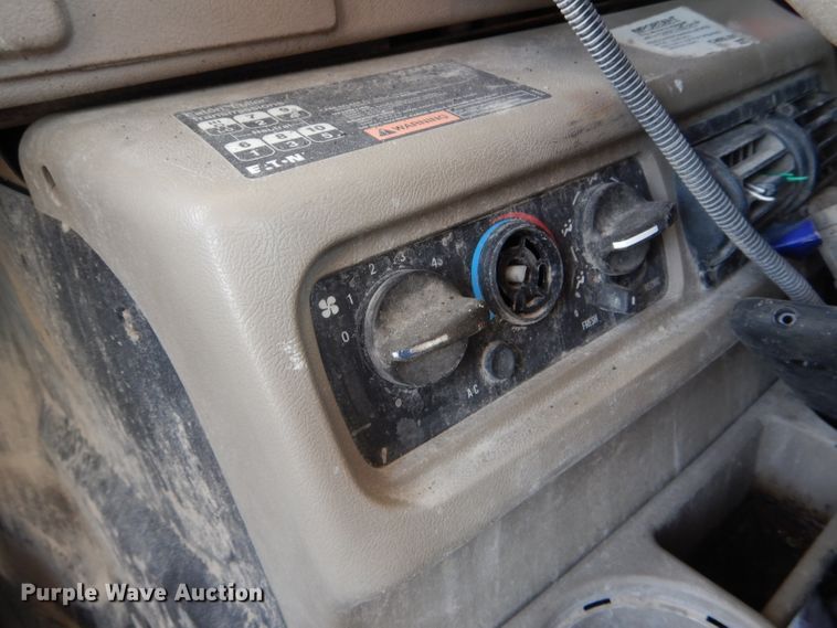 image for item DH6976 2007 Mack CHN semi truck