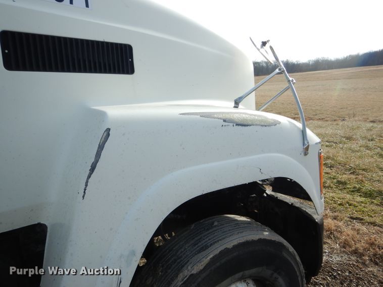 image for item DH6976 2007 Mack CHN semi truck