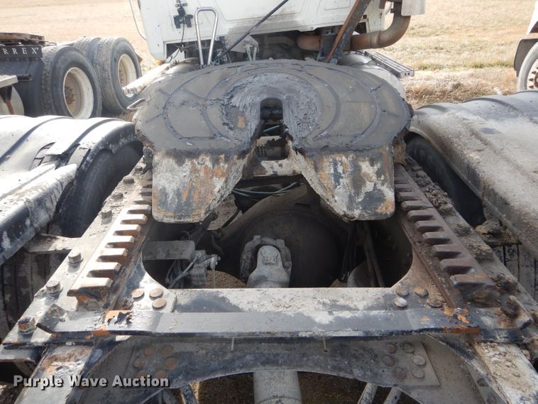 image for item DH6976 2007 Mack CHN semi truck