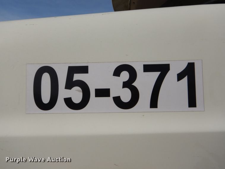 image for item DH6976 2007 Mack CHN semi truck