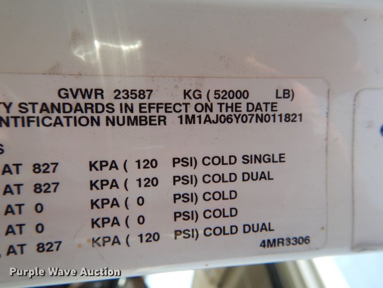 image for item DH6976 2007 Mack CHN semi truck