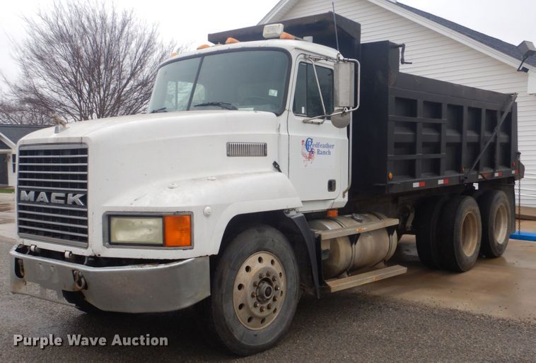 image for item FF9216 1995 Mack CH dump truck