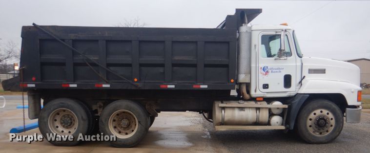 image for item FF9216 1995 Mack CH dump truck