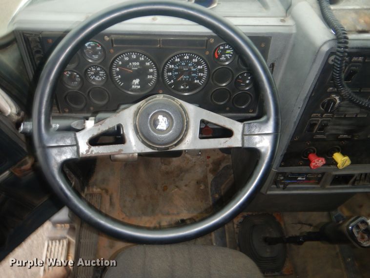 image for item FF9216 1995 Mack CH dump truck