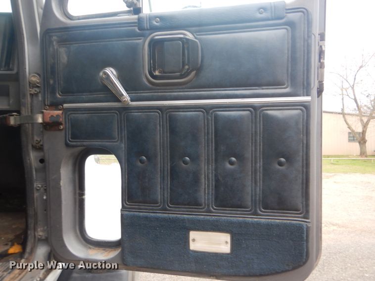 image for item FF9216 1995 Mack CH dump truck