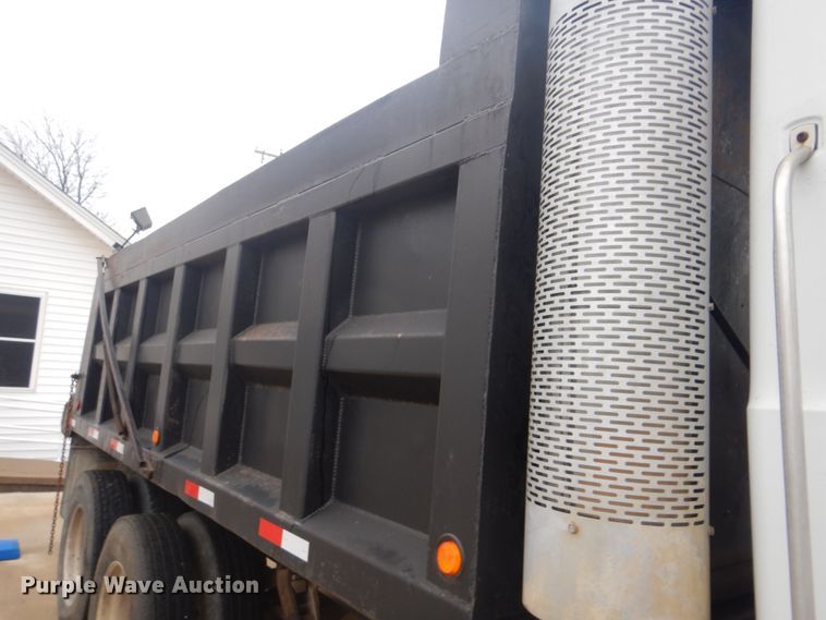 image for item FF9216 1995 Mack CH dump truck