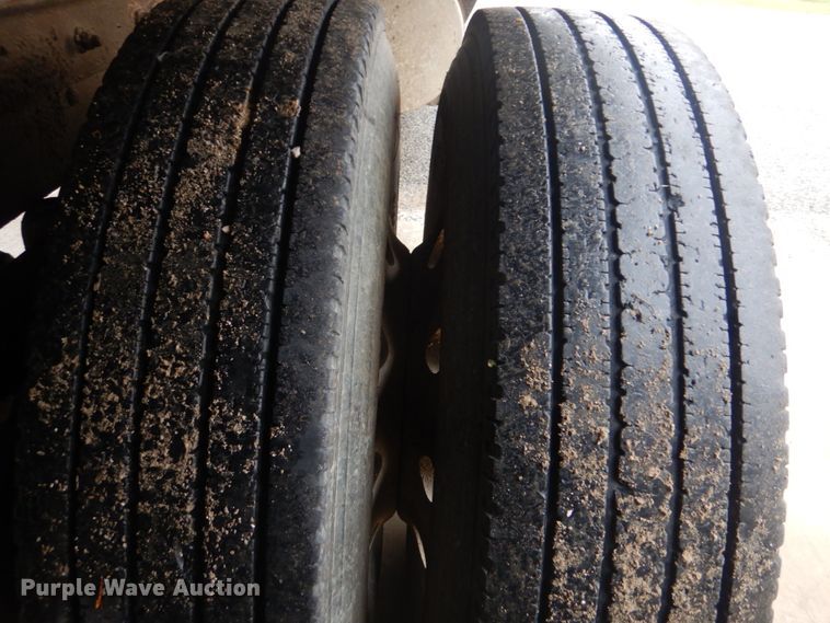 image for item FF9216 1995 Mack CH dump truck