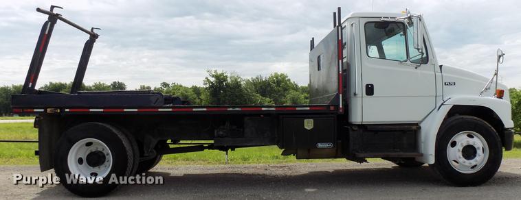 image for item FJ9285 2004 Freightliner FL70 flatbed truck