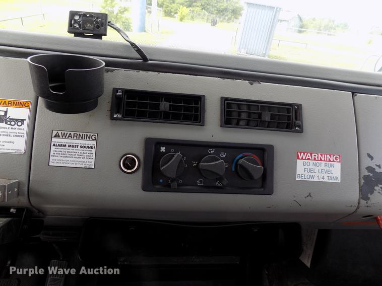 image for item FJ9285 2004 Freightliner FL70 flatbed truck