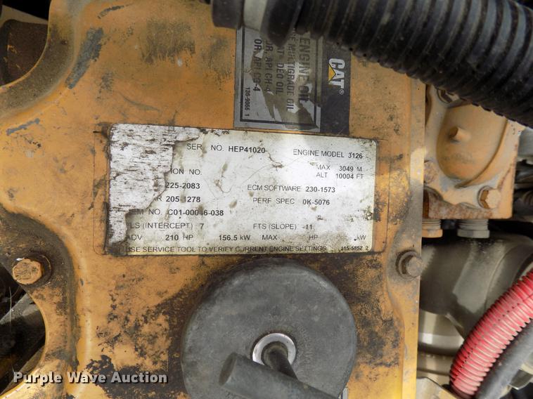 image for item FJ9285 2004 Freightliner FL70 flatbed truck