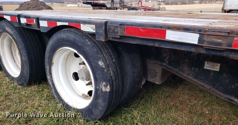 image for item GA9370 2003 Transcraft DTL-2100 drop deck trailer
