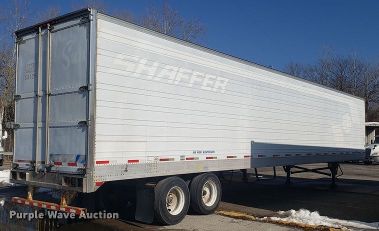 image for item GA9436 2001 Utility dry van trailer