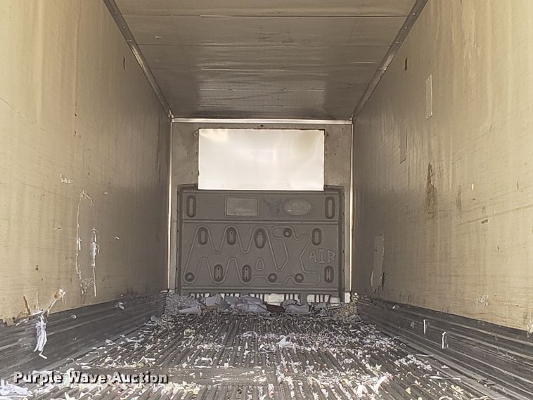 image for item GA9436 2001 Utility dry van trailer