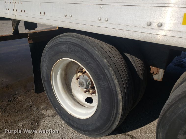 image for item GA9436 2001 Utility dry van trailer