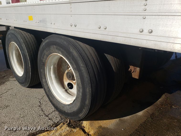 image for item GA9436 2001 Utility dry van trailer