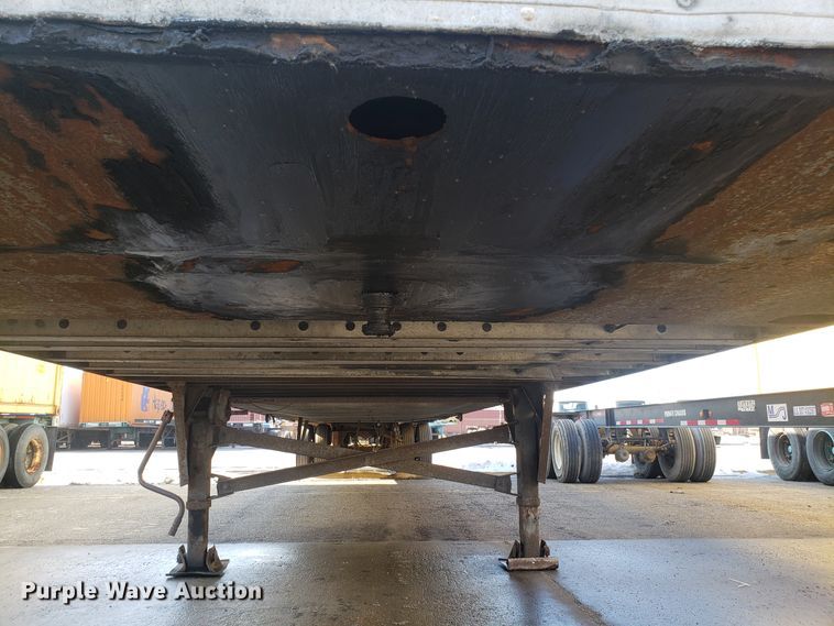 image for item GA9436 2001 Utility dry van trailer