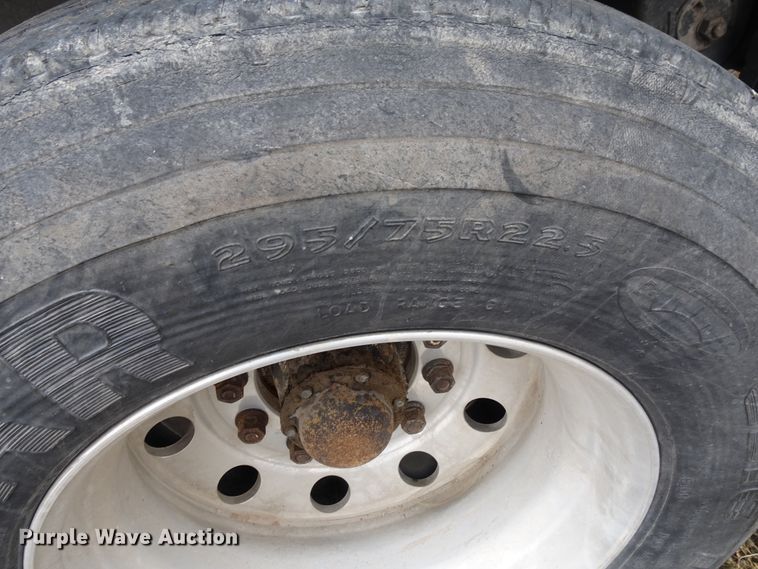 image for item GC9076 2008 Neville double hopper grain trailer