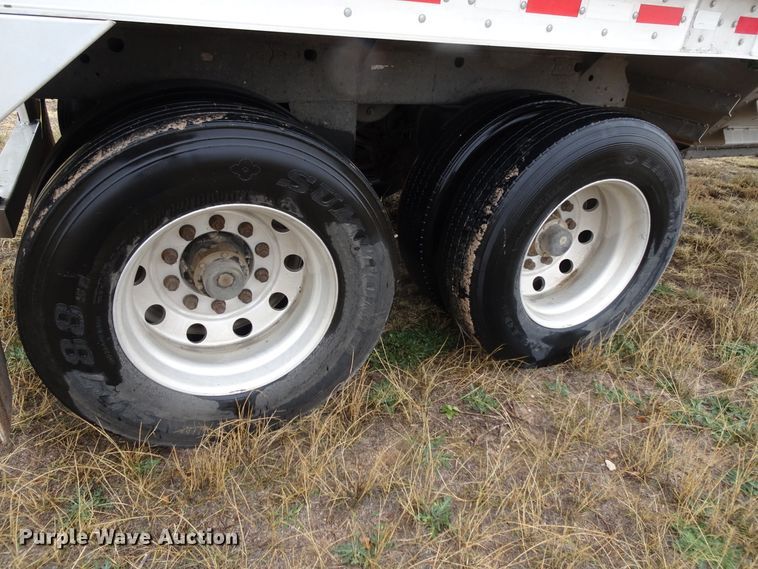 image for item GC9076 2008 Neville double hopper grain trailer
