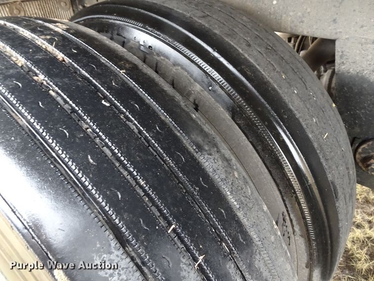 image for item GC9076 2008 Neville double hopper grain trailer