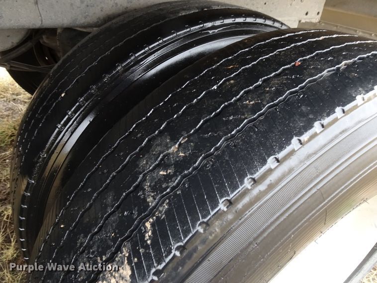 image for item GC9076 2008 Neville double hopper grain trailer