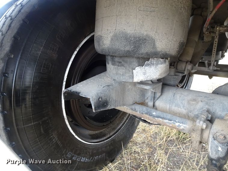 image for item GC9076 2008 Neville double hopper grain trailer