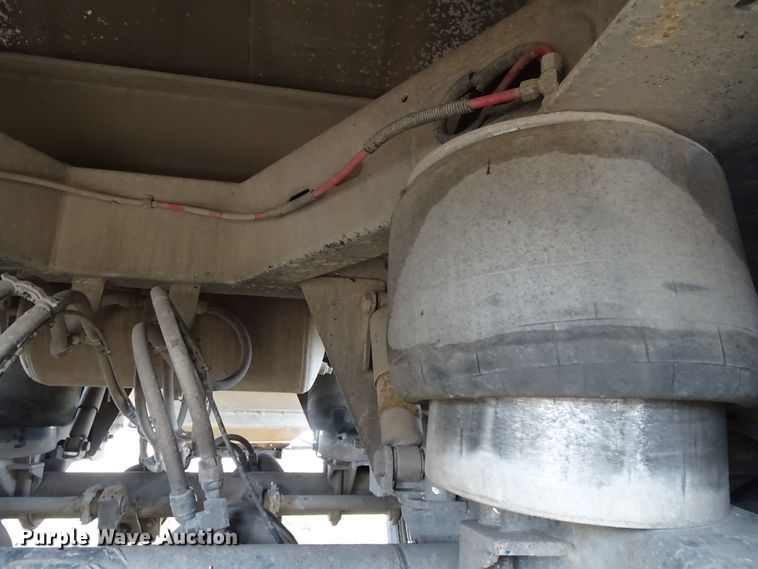 image for item GC9076 2008 Neville double hopper grain trailer