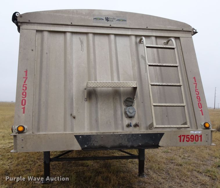 image for item GC9077 2007 Neville double hopper grain trailer