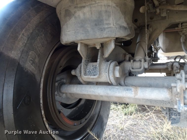 image for item GC9077 2007 Neville double hopper grain trailer