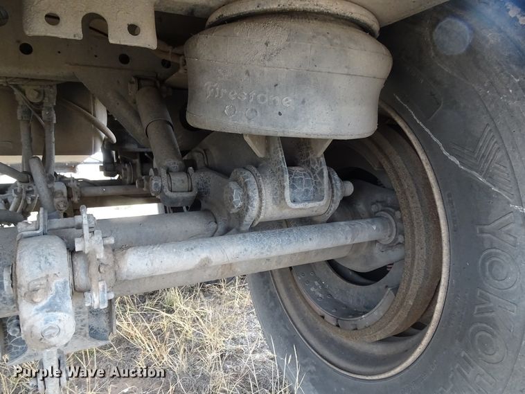 image for item GC9077 2007 Neville double hopper grain trailer