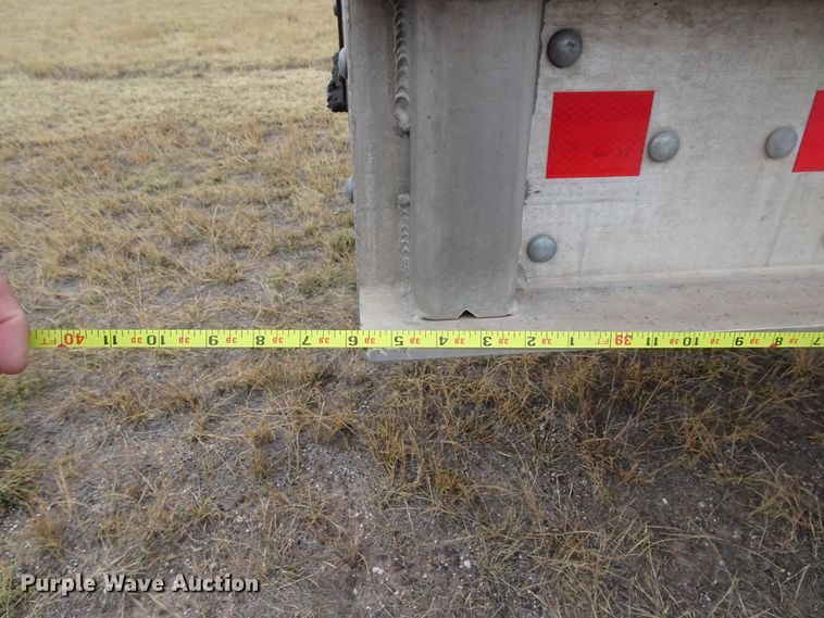 image for item GC9077 2007 Neville double hopper grain trailer