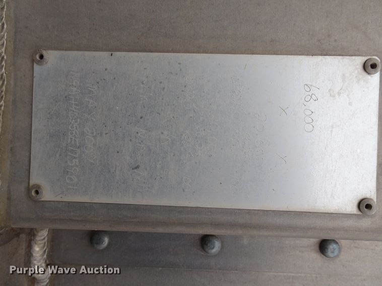 image for item GC9077 2007 Neville double hopper grain trailer