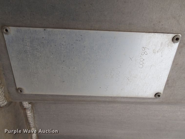 image for item GC9077 2007 Neville double hopper grain trailer