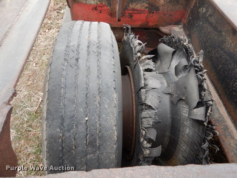 image for item GC9143 1972 Birmingham 825-FLR-F equipment trailer